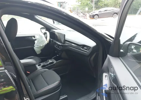 2024 Ford Escape St-Line z USA, uszkodzony, nr VIN 1FMCU0MZ1RUB18294